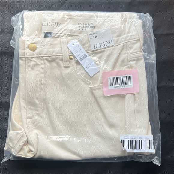 NWT J.Crew Mid-rise relaxed kickout jean - Picture 5 of 5